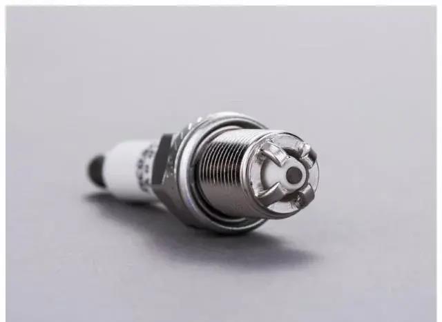 車子出現這3種征兆，是在提醒該換火花塞了-第4張圖片-鄭州市冠恒貿易有限公司【官方網站】-車用潤滑油服務專家