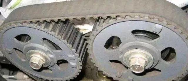 汽車維修看這篇文章就夠了！-第4張圖片-鄭州市冠恒貿(mào)易有限公司【官方網(wǎng)站】-車用潤(rùn)滑油服務(wù)專家